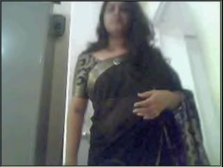 Gujarati tía desnuda y dedos