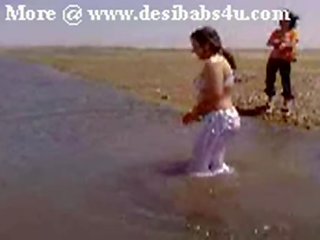 Pakistani Sindhi Karachi Aunty Nude River Bath